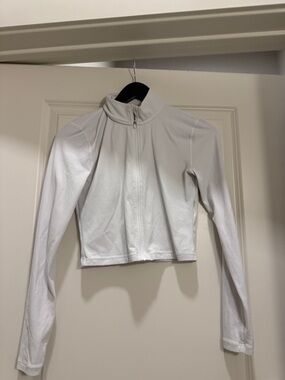 TNAction Aritzia Women's White Full-Zip Cropped Jacket